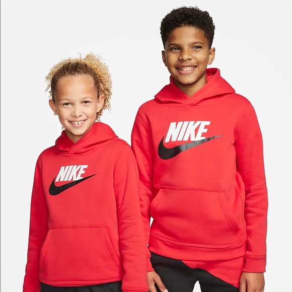Nike Sportswear Club Fleece Older Kids' Red Pullover Hoodie - Picture 2 of 11